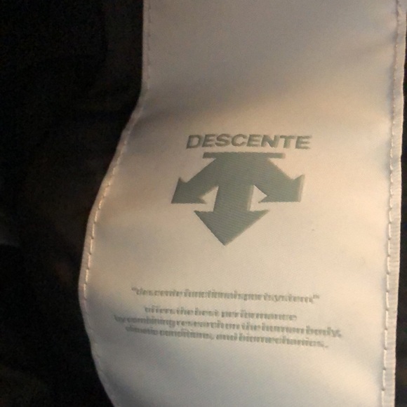 Descente Snowboard pants in black, grey and cream - Picture 13 of 16